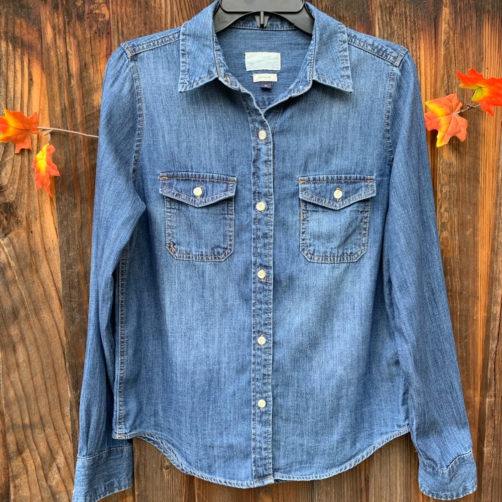 Universal Thread lebette Denim shirt